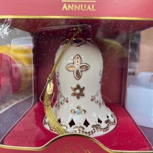 2011 Lenox Ornament